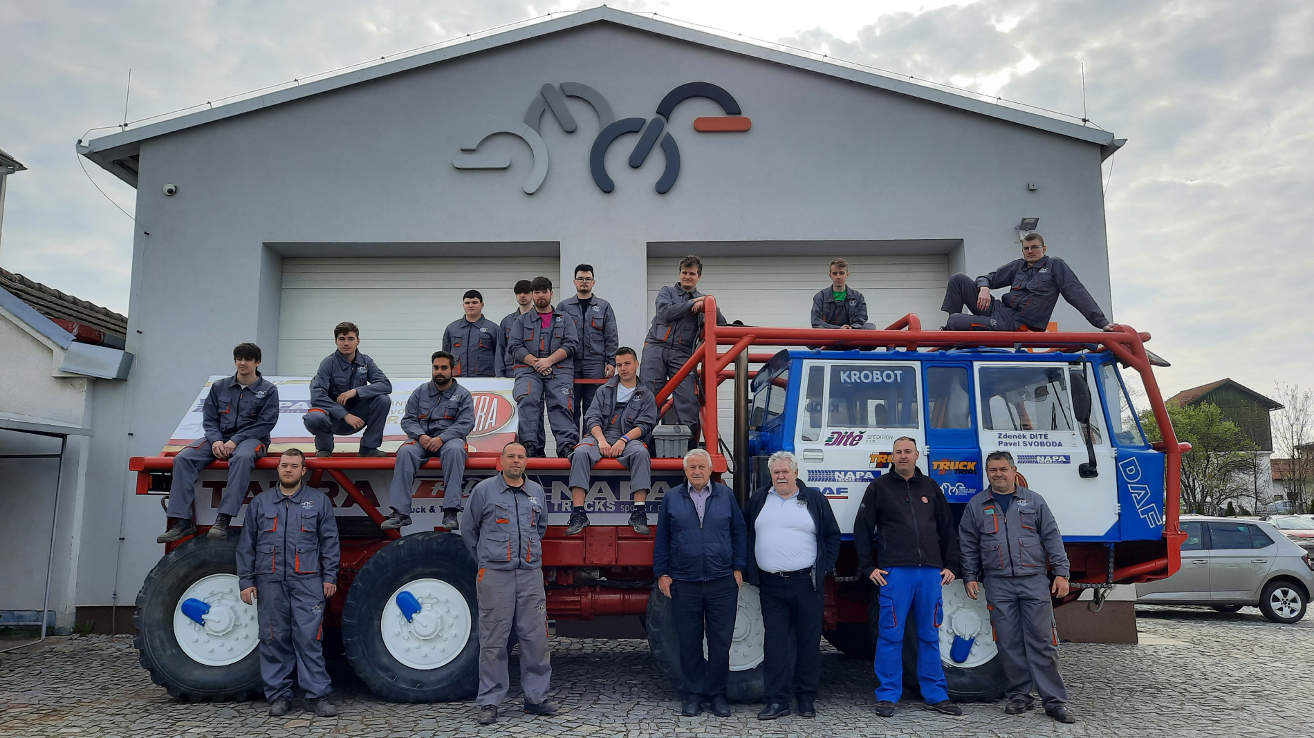 Renovace závodního speciálu TATRA 813, 8x8 „kolos“